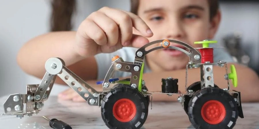 best-toys-for-7-year-old-boys-okara